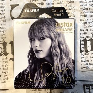 COPY[SOLD] Taylor Swift - Exclusive Polaroid Films